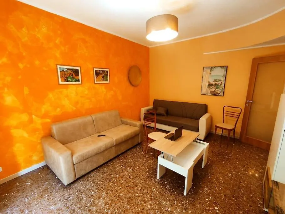 Mi Affaccio Sulla Piazza Apartment Milan 0*,  Italy